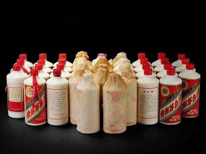 湾里日照岚山回收酒价格哪里回收(附近上门回收茅台酒）?